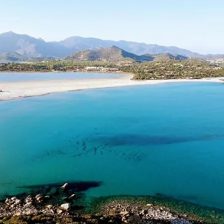 Presso Il Teatro Lirico *