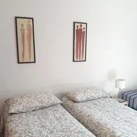 Presso Il Teatro Lirico